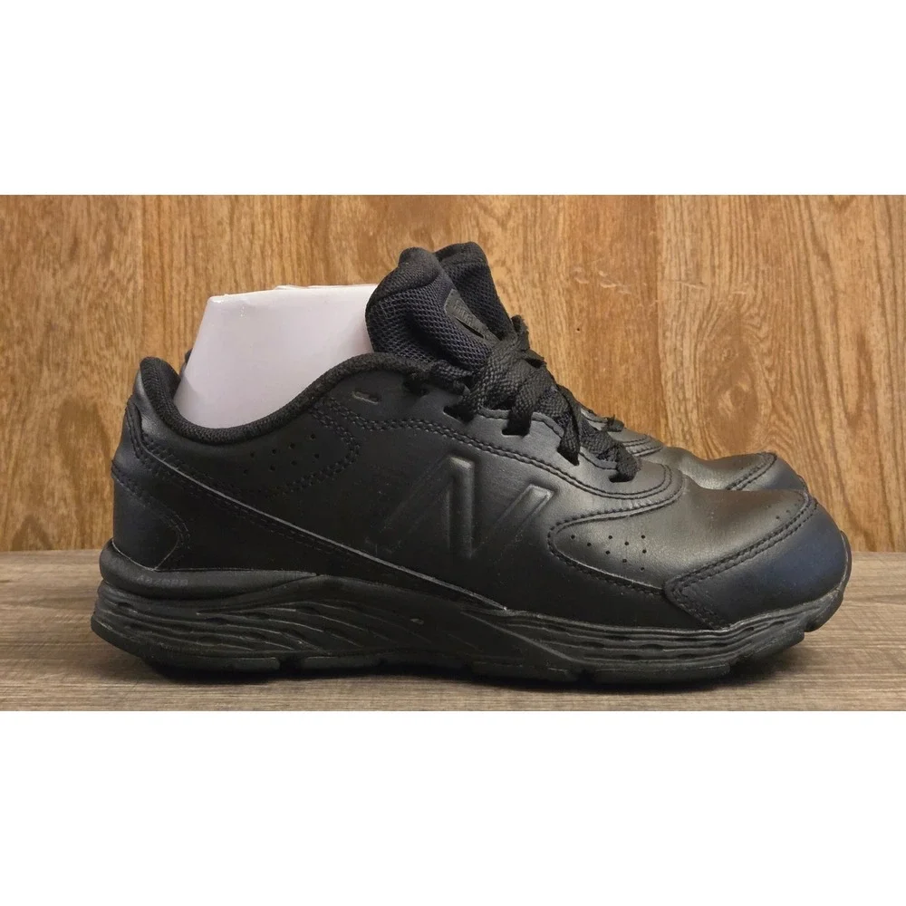 New‎ Balance 680 Lace Up Running Shoes Youth Size 4 Triple Black